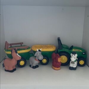 Tomy Fun on the John Deere farm animal figurines